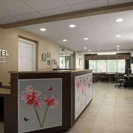 Microtel Inn & Suites By Wyndham Mineral Wells/Parkersburg Exteriör bild