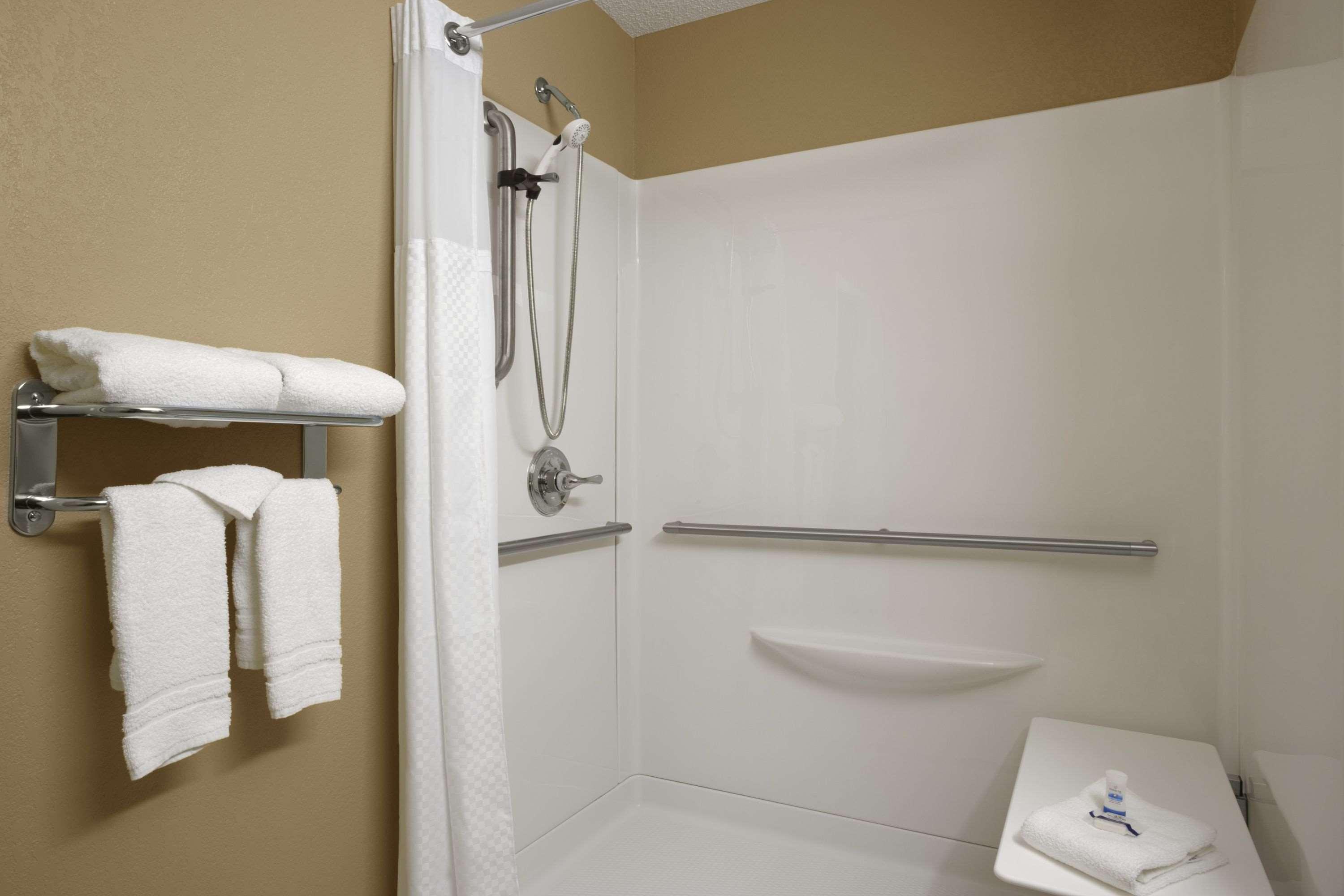 Microtel Inn & Suites By Wyndham Mineral Wells/Parkersburg Exteriör bild