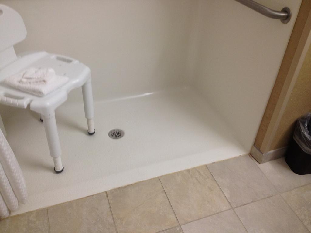 Microtel Inn & Suites By Wyndham Mineral Wells/Parkersburg Exteriör bild