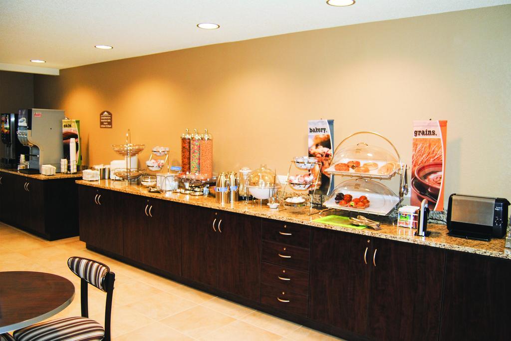 Microtel Inn & Suites By Wyndham Mineral Wells/Parkersburg Exteriör bild