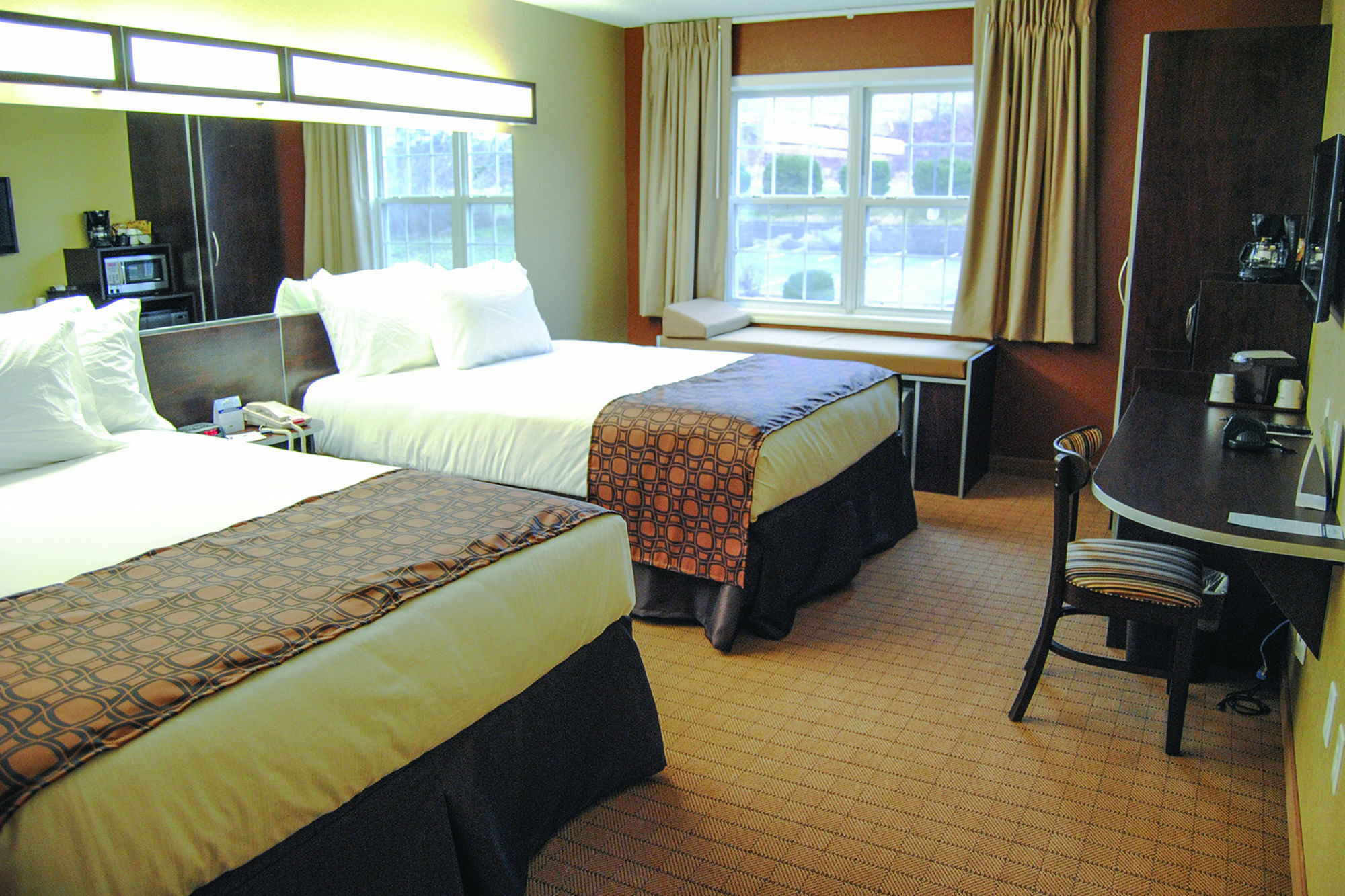Microtel Inn & Suites By Wyndham Mineral Wells/Parkersburg Exteriör bild
